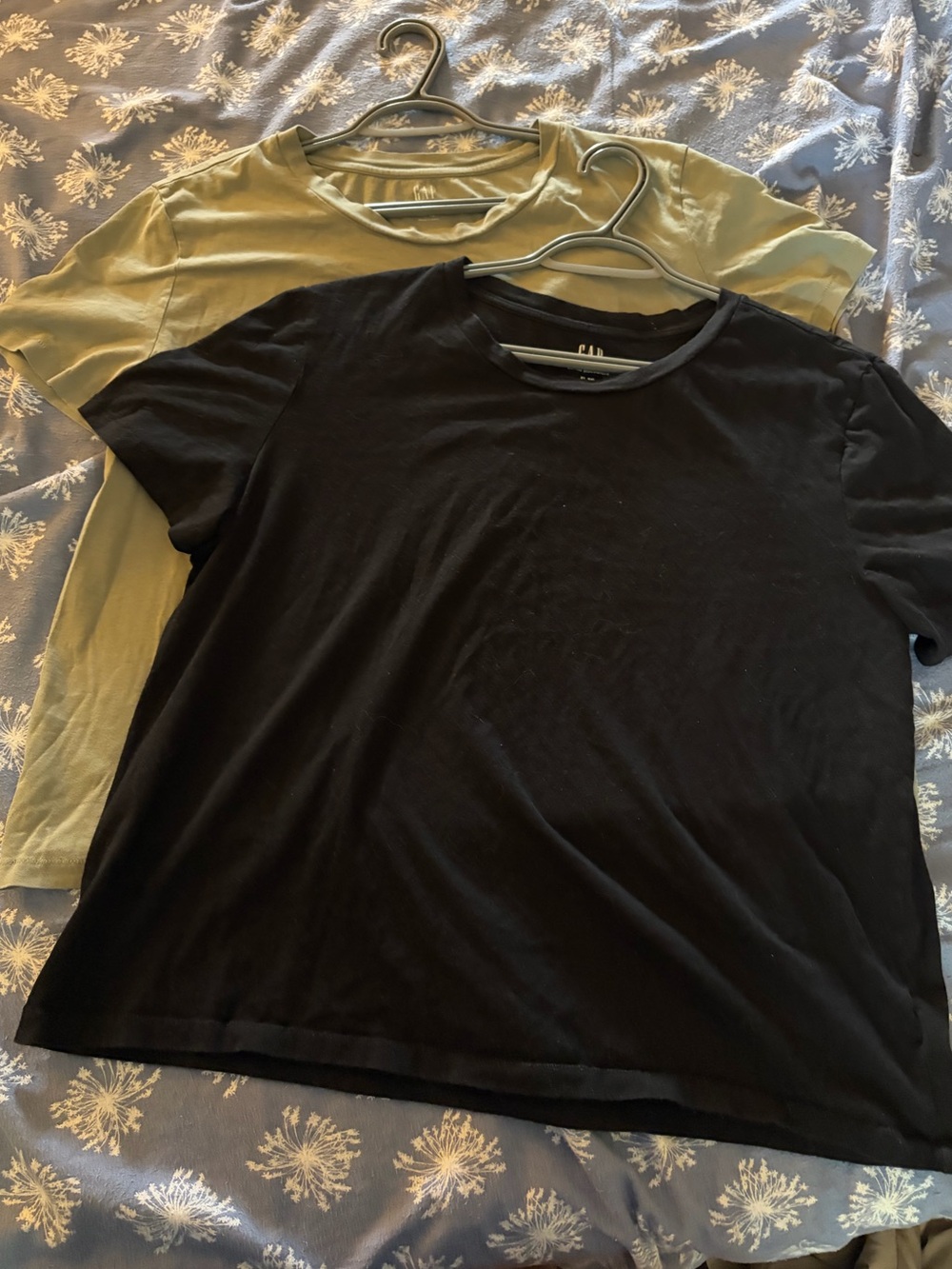 Set of 2 GAP crew neck tees size XL